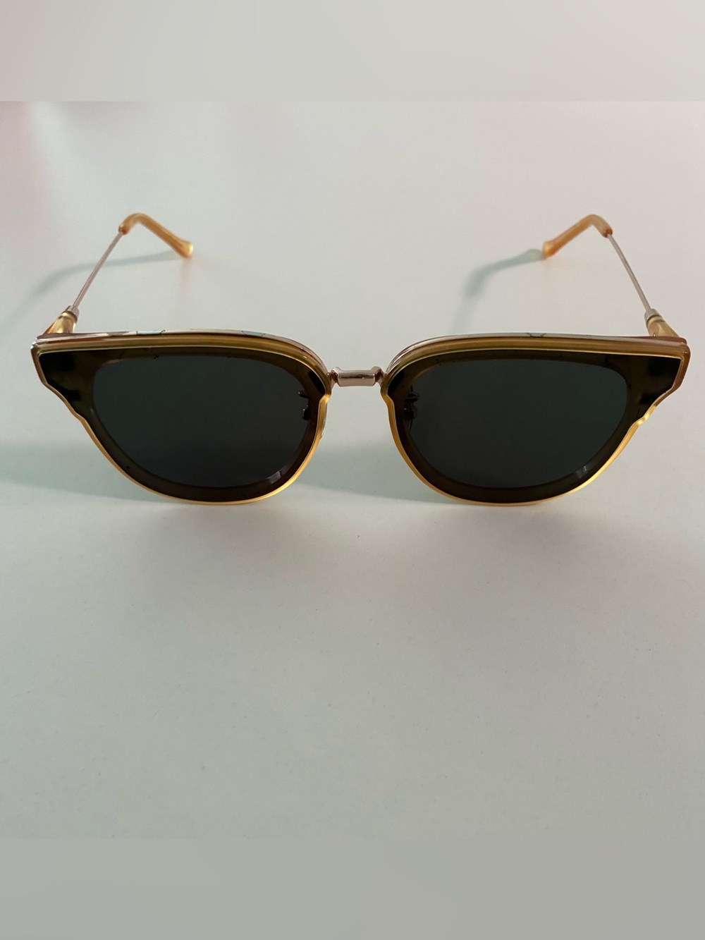 ILLESTEVA Sunglasses Aoyama Yellow Gold